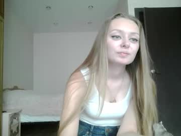 Mysticglimmer Chaturbate stream image from August 21, 2025