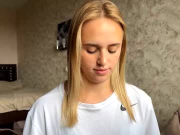 Hermiladziekan Chaturbate stream image from August 21, 2025