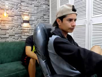 Oversized_Guy Chaturbate stream image from August 21, 2025