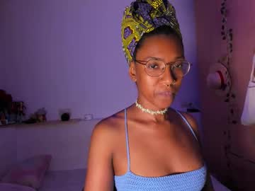 Carolinefreser Chaturbate stream image from August 21, 2025