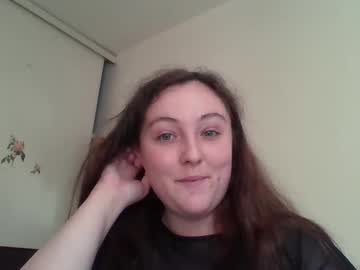 Kallm3kate420 Chaturbate stream image from August 21, 2025
