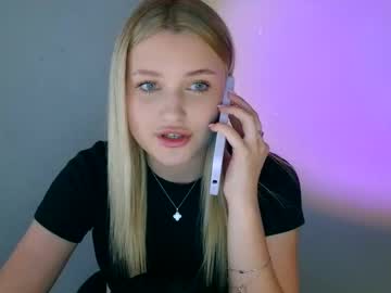 Mia_Moon27 Chaturbate stream image from August 21, 2025