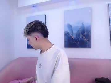 Noah_Xitruxx Chaturbate stream image from August 21, 2025