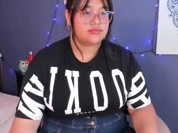 Roxxxan_Lyn Chaturbate stream image from August 21, 2025