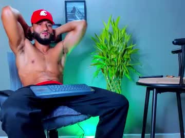 Stev_Velez Chaturbate stream image from August 21, 2025