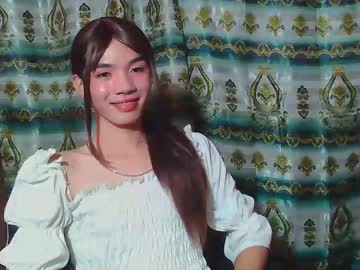 Asian_Geraldinexxx Chaturbate stream image from August 21, 2025