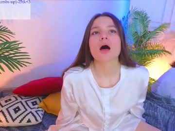 Elaramyst_ Chaturbate stream image from August 21, 2025