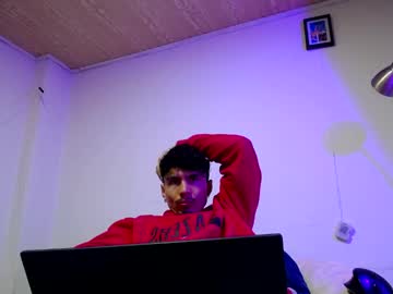 Santiatras Chaturbate stream image from August 21, 2025