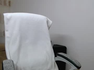 Evadesireone Chaturbate stream image from August 21, 2025