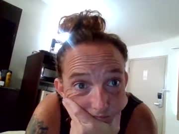 Deezsosweet Chaturbate stream image from August 21, 2025