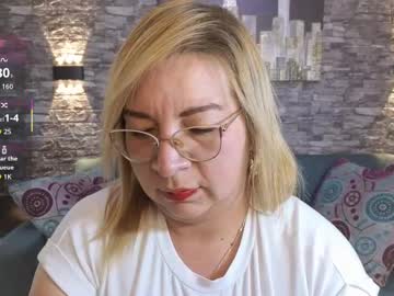Maylinleee Chaturbate stream image from August 21, 2025