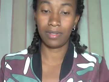 Minouch211907 Chaturbate stream image from August 21, 2025