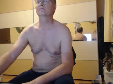 Ach471 Chaturbate stream image from August 21, 2025