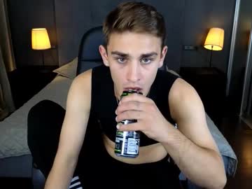 Adam_Gonzalez Chaturbate stream image from August 21, 2025