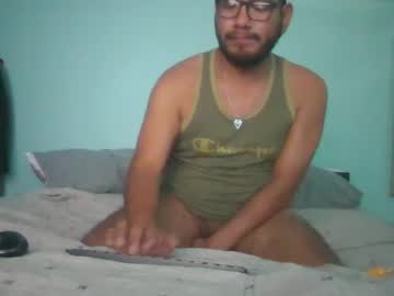 Gillunafukit Chaturbate stream image from August 21, 2025