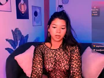 Ivonyrose_ Chaturbate stream image from August 21, 2025