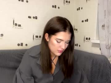 Karolinss Chaturbate stream image from August 21, 2025