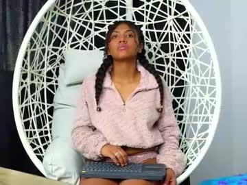 Aisha_Glam Chaturbate stream image from August 21, 2025