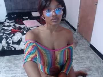 Daishabecker Chaturbate stream image from August 21, 2025