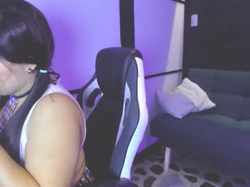 Violetolivares Chaturbate stream image from August 21, 2025