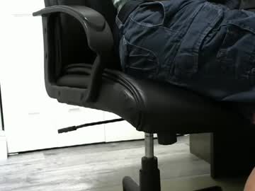 Ossibottom Chaturbate stream image from August 21, 2025