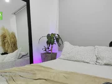Antonella_Dom Chaturbate stream image from August 22, 2025