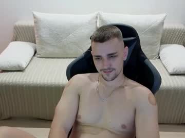 Larstar01 Chaturbate stream image from August 22, 2025