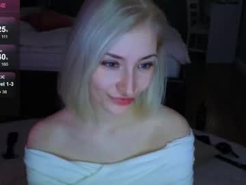 Alexa_Novak Chaturbate stream image from August 22, 2025