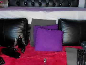Giiny_ Chaturbate stream image from August 22, 2025