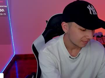 Oliver_Kyy Chaturbate stream image from August 22, 2025
