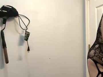 Amber38dd Chaturbate stream image from August 22, 2025