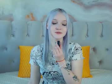 Aquanighty Chaturbate stream image from August 22, 2025