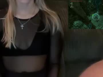 Shinyandused Chaturbate stream image from August 22, 2025