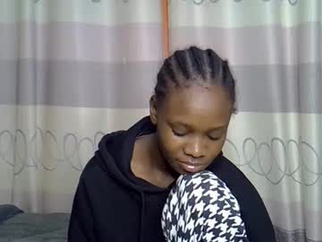 Fine_Queen12 Chaturbate stream image from August 22, 2025