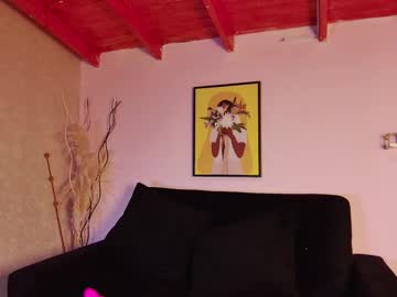 Goodgirlxl Chaturbate stream image from August 22, 2025