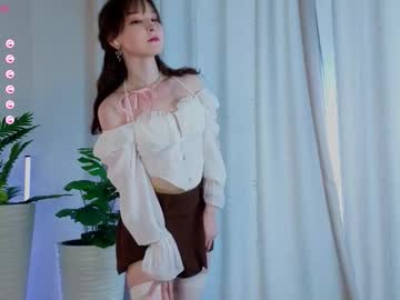 Kerikloon Chaturbate stream image from August 22, 2025