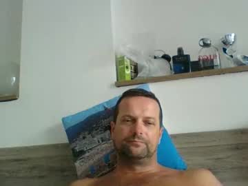 Rakloro Chaturbate stream image from August 22, 2025