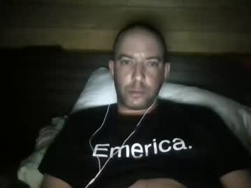 Rivards69 Chaturbate stream image from August 22, 2025