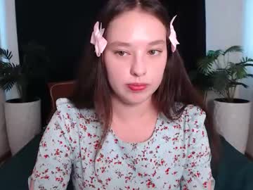 Shyshyshyshyshy3 Chaturbate stream image from August 22, 2025