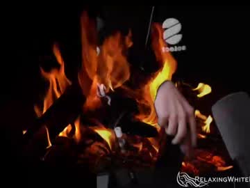 Huntedeye Chaturbate stream image from August 22, 2025