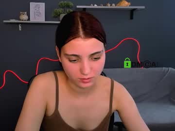 Lolamrrr Chaturbate stream image from August 22, 2025