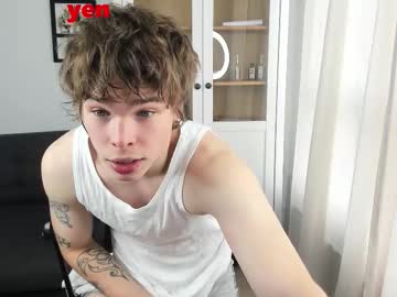 Yen2025 Chaturbate stream image from August 22, 2025
