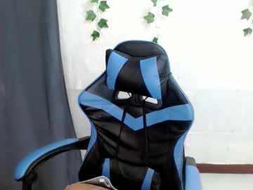 Naughty_Ronaxx Chaturbate stream image from August 22, 2025