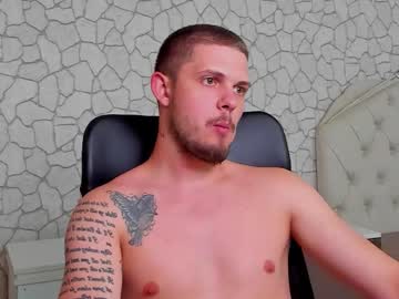 Kavinakul Chaturbate stream image from August 22, 2025