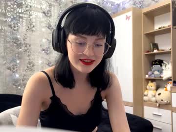 Dodiebabikian Chaturbate stream image from August 22, 2025