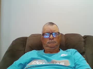 Hot4tightholes Chaturbate stream image from August 22, 2025