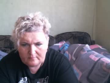 Lanacat555 Chaturbate stream image from August 22, 2025