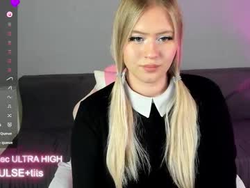 Marmelanana Chaturbate stream image from August 22, 2025