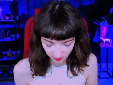 Mollyjiggles Chaturbate stream image from August 22, 2025