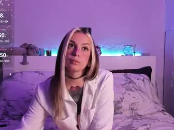 Chloekohaku Chaturbate stream image from August 22, 2025